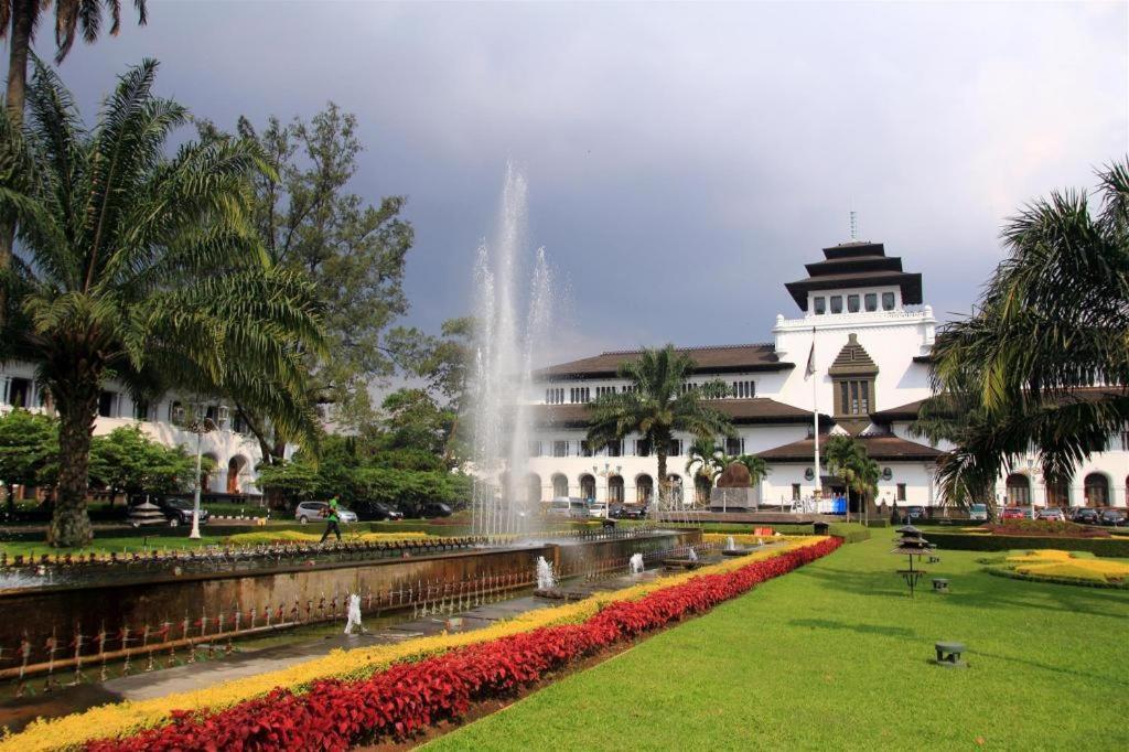 Andelir Hotel Bandung Exterior foto